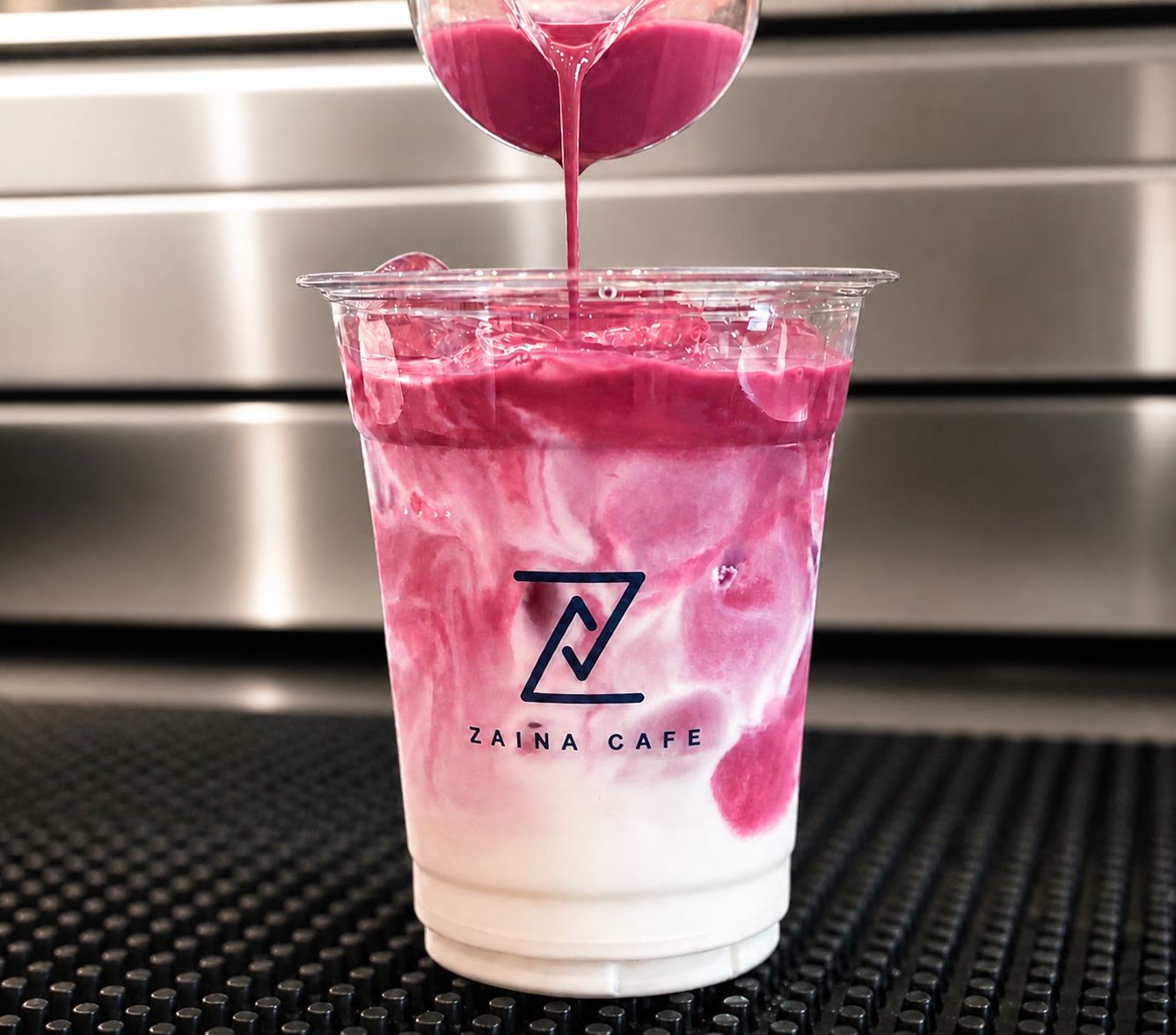 Zaina Caf&eacute; berry drink
