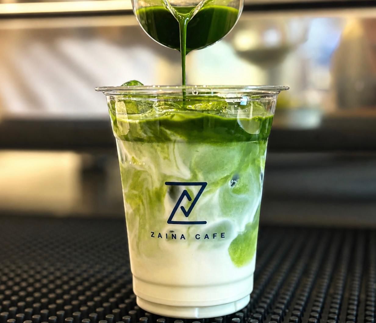 Zaina Caf&eacute; matcha drink